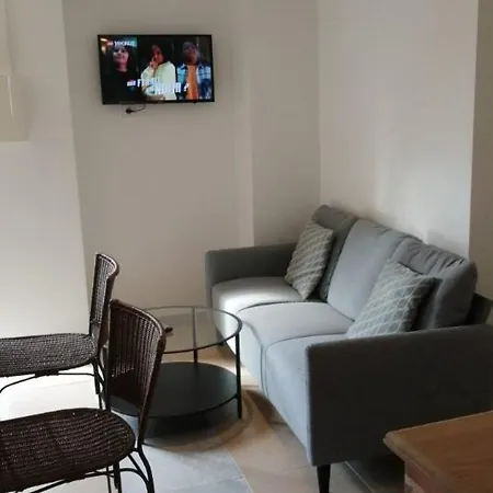 Maison Natis A 400 Metres A Pieds De L'aeroport Holiday home